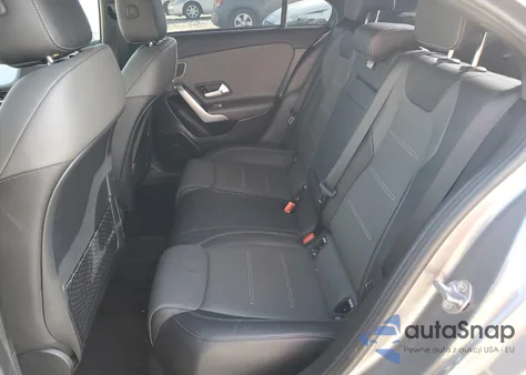 2019 Mercedes-Benz A 220 z USA, uszkodzony, nr VIN WDD3G4EB1KW002369